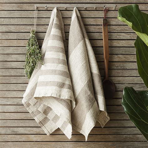 The Magic of Linen: Unlocking the Power of Tea Towels